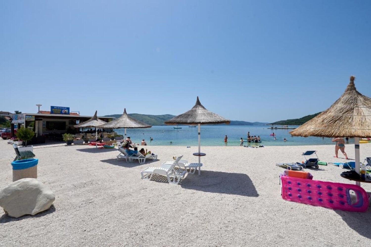 Apartments Mare - 30 M From Pebble Beach Seget Vranjica Luaran gambar