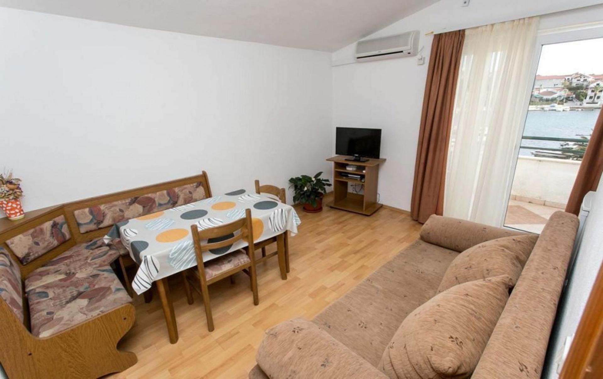 Apartments Mare - 30 M From Pebble Beach Seget Vranjica Luaran gambar