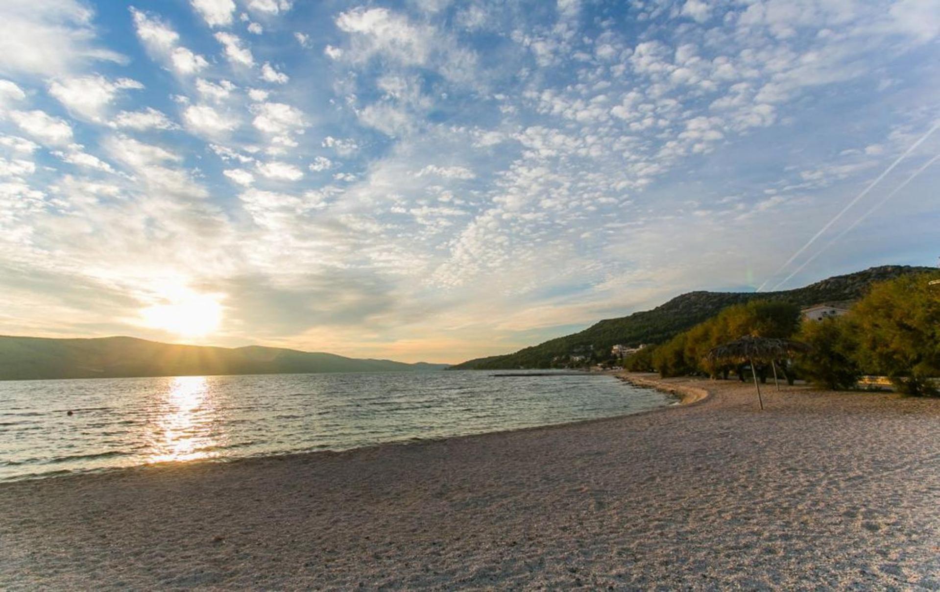 Apartments Mare - 30 M From Pebble Beach Seget Vranjica Luaran gambar